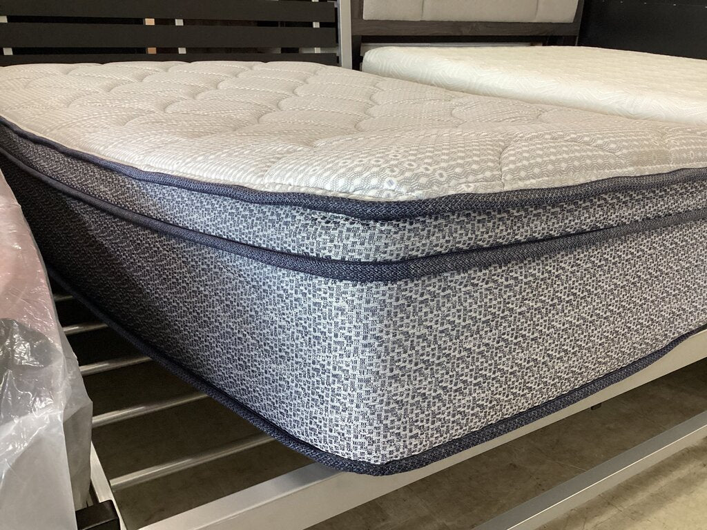 83942 - Serta Perfect Sleeper Pillow Top Full 10" Mattress