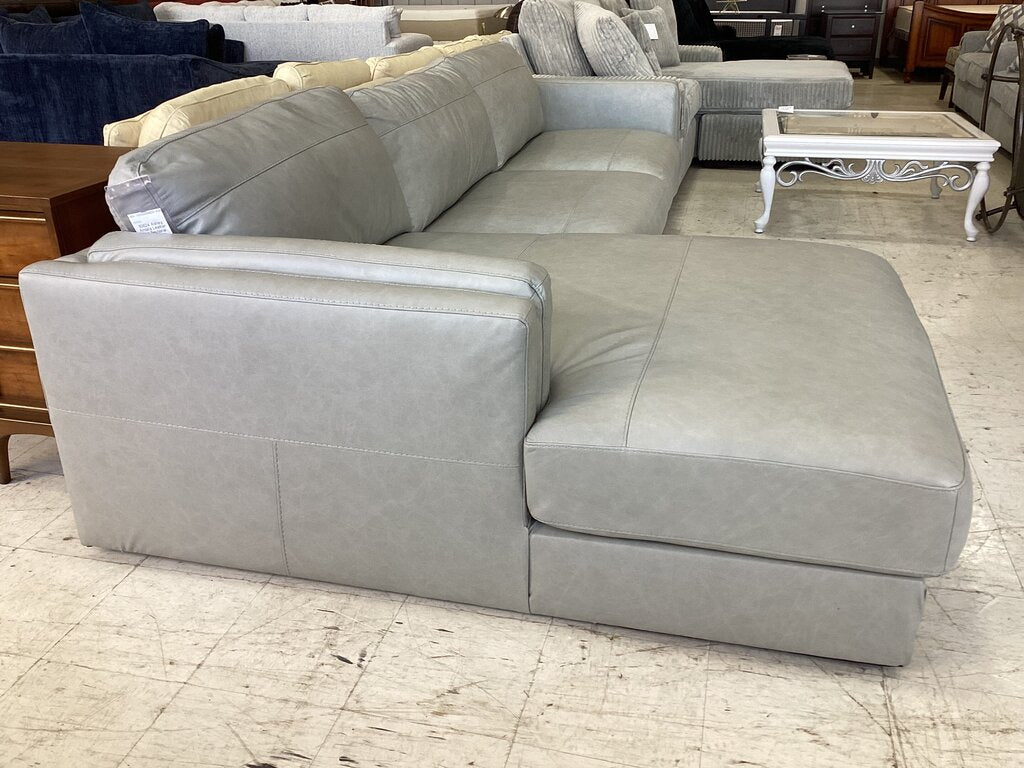 80624 - Ashley Amiata Leather 2pc Sectional w Chaise 134x70x33