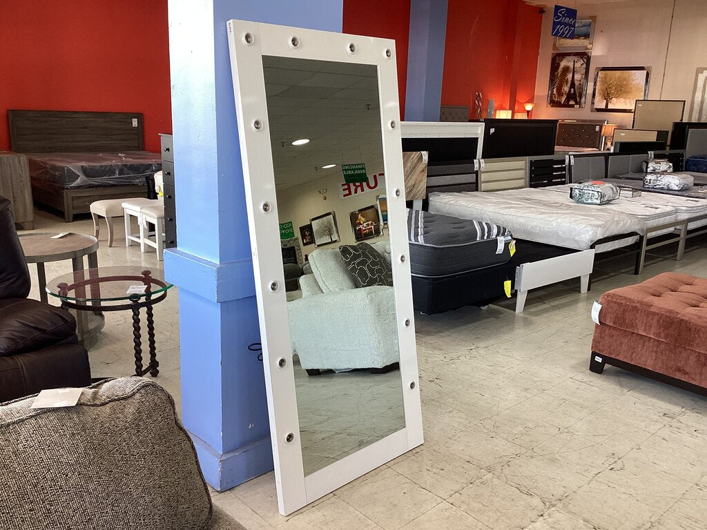 83819 (8524-01) Lighted Floor Mirror32x2x180