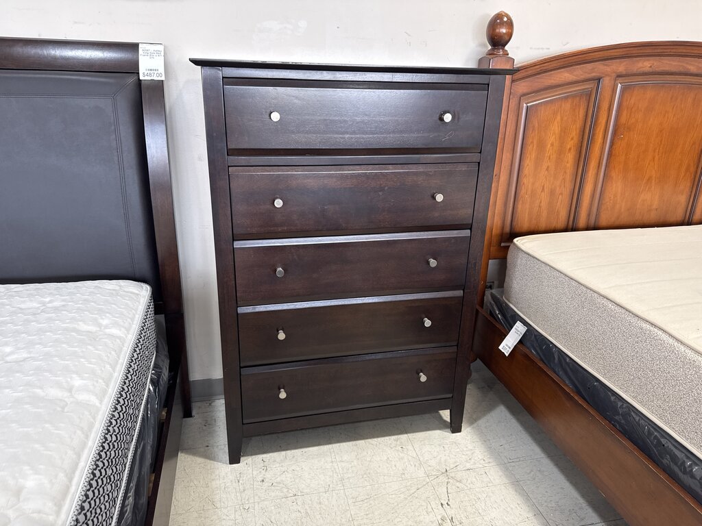 80578 - Ashley Templenz Chest 38x17x54
