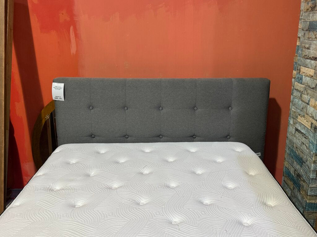 83997 - Gray Upholstered Full Platform Bed 57x77x40