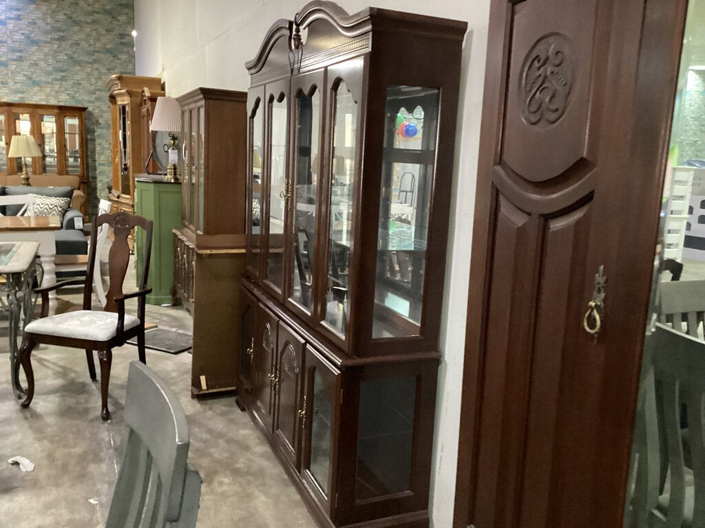 80572 - 2p China Cabinet 62x16x30-80