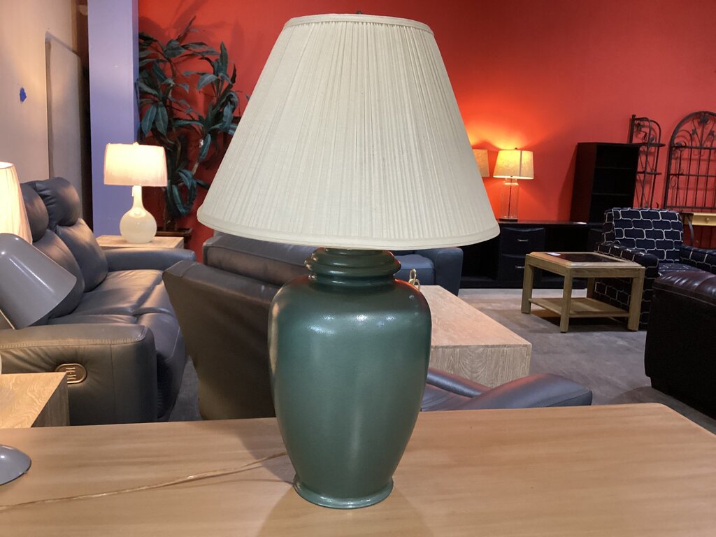 83940 - Green 33in Table Lamp