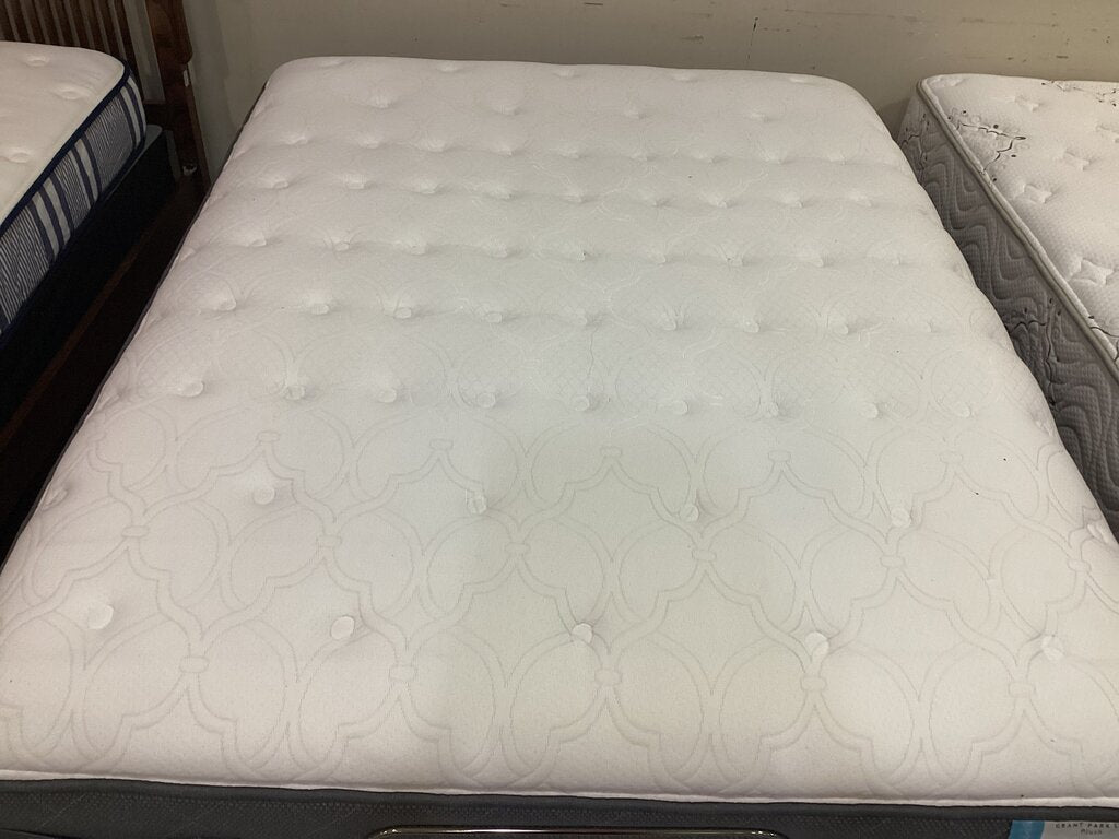 80606 - Posturepedic Queen 10" Mattress