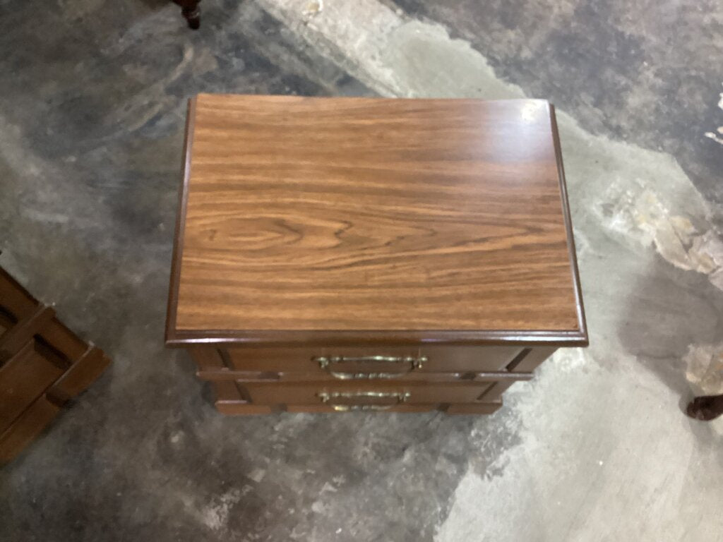 83929 - Ken Mullins Pecan Nightstand 22x15x23