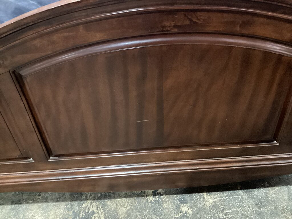 80612 Liberty Furniture King Size Wood/Iron Bedframe 81x80x63