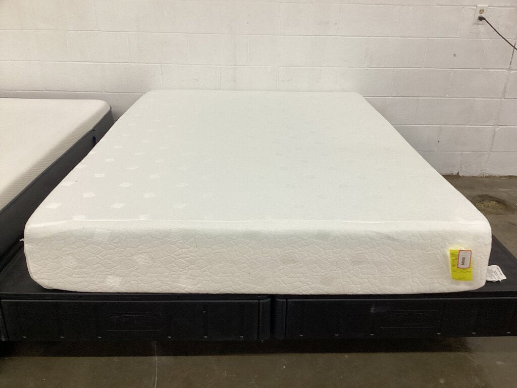 80609 - White Foam Queen Mattress