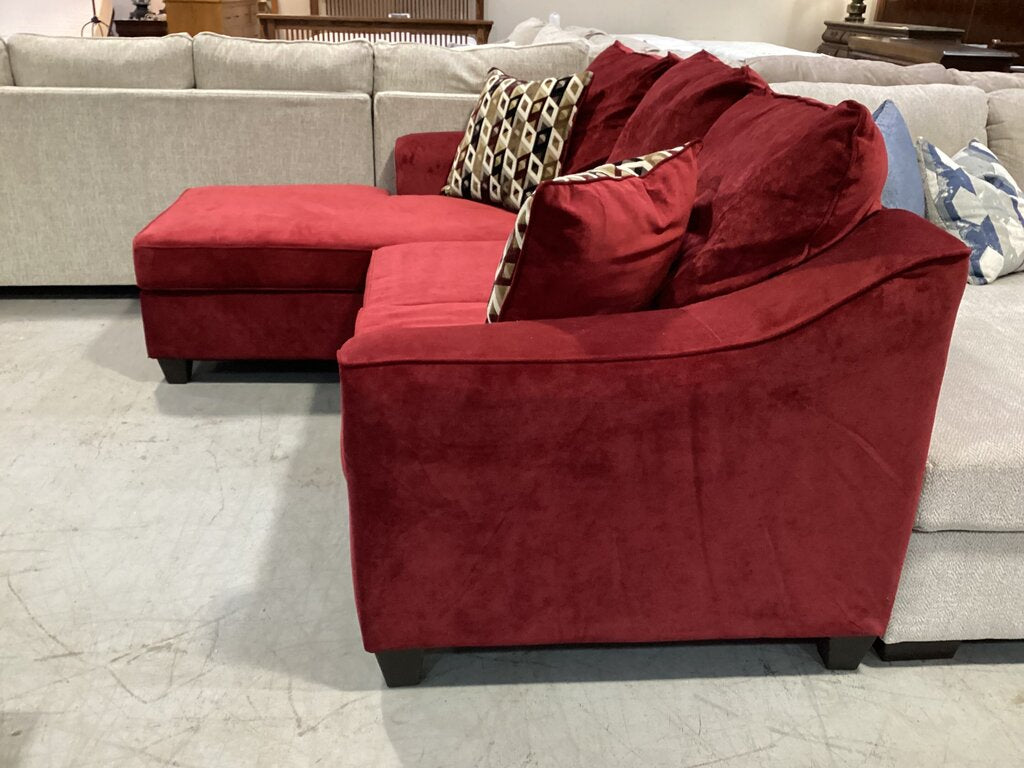 80693 Elizabeth Crimson Sofa Chaise 89x68x41