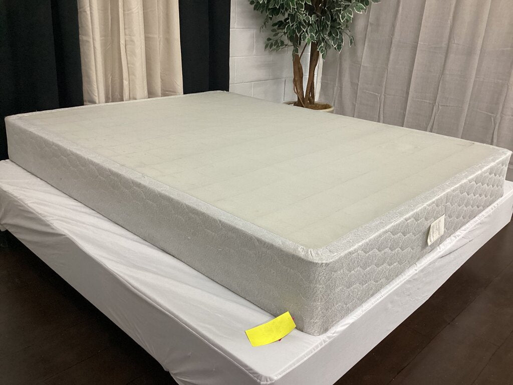 80722 Blue Border Queen 9" Box Spring / Foundation