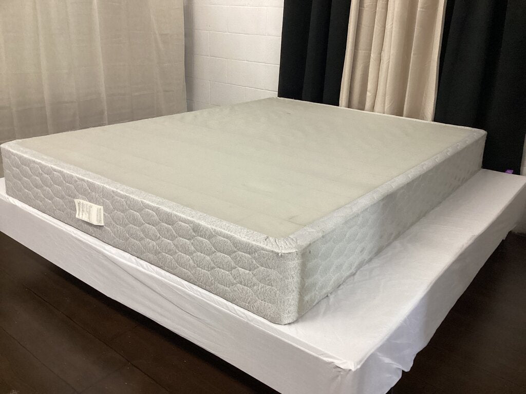 80722 Blue Border Queen 9" Box Spring / Foundation