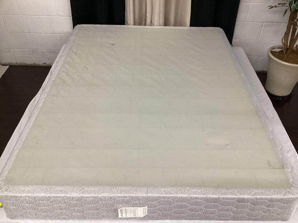 80722 Blue Border Queen 9" Box Spring / Foundation
