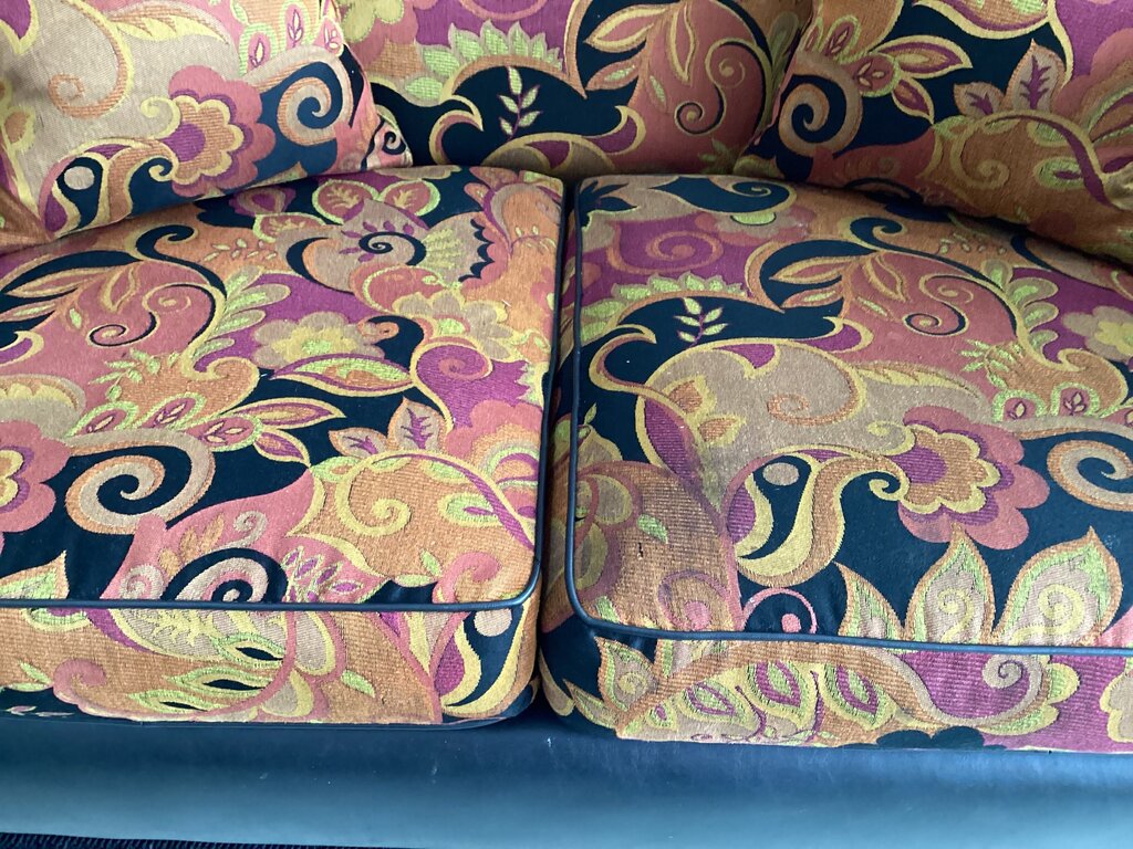 80726 - Camel Back Rolled Arm Floral Print Sofa & Loveseat LS(66x34x39) Sofa - (88x34x39)