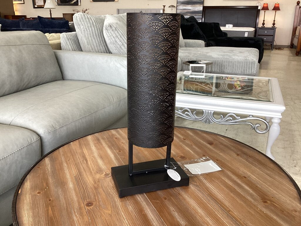 83987 Metal and Glass Mantern 23"