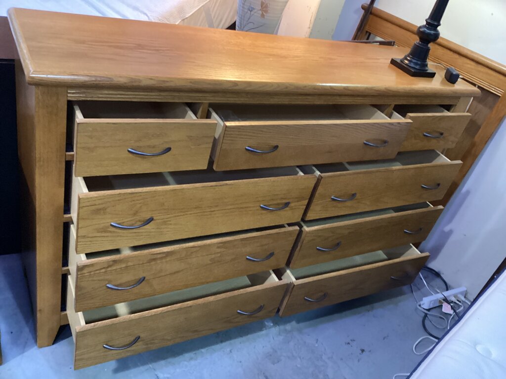 83889 - Nine Drawer Dresser w/Mirror 65x17x40