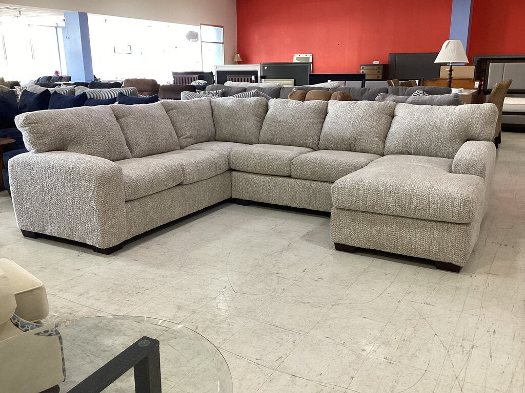 Reckon Taupe NEW Sectional 122x96x65x37 (5210-30-3811)