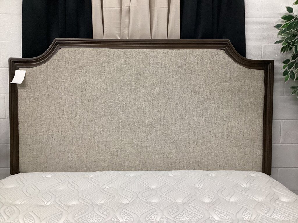 80743 Ashley Veramond King / Cal Upholstered Headboard 80x65