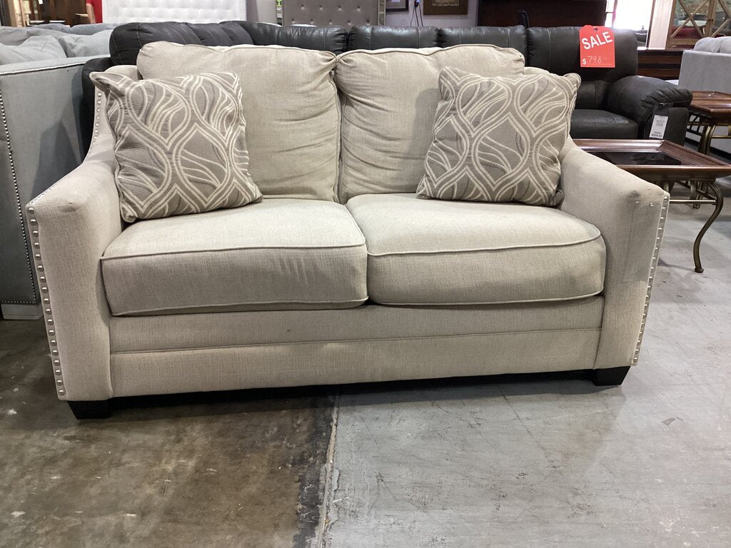 80808 - Ashley Mauricio Linen Loveseat 65x39x36