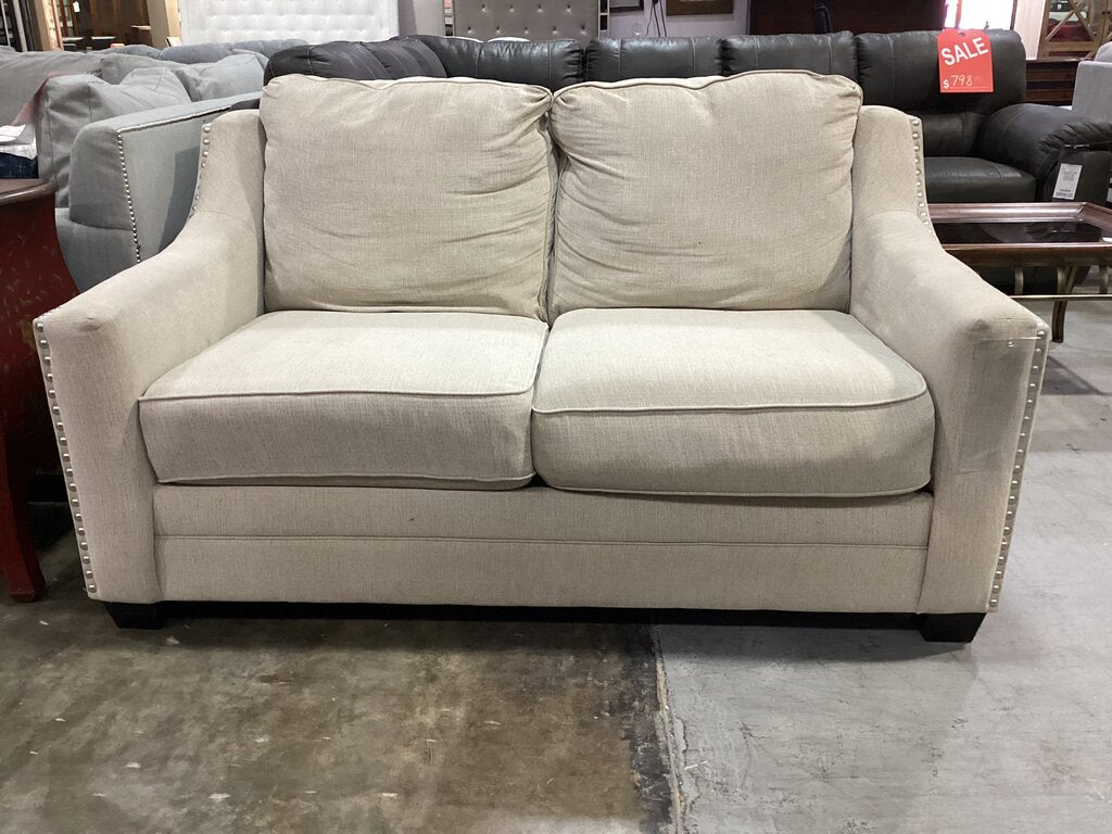 80808 - Ashley Mauricio Linen Loveseat 65x39x36