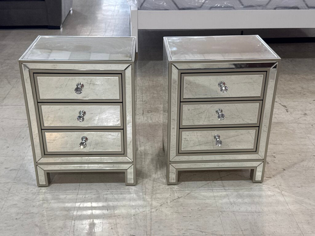 80801- Pair Of Mirrored Youth Nightstands 18x14x24