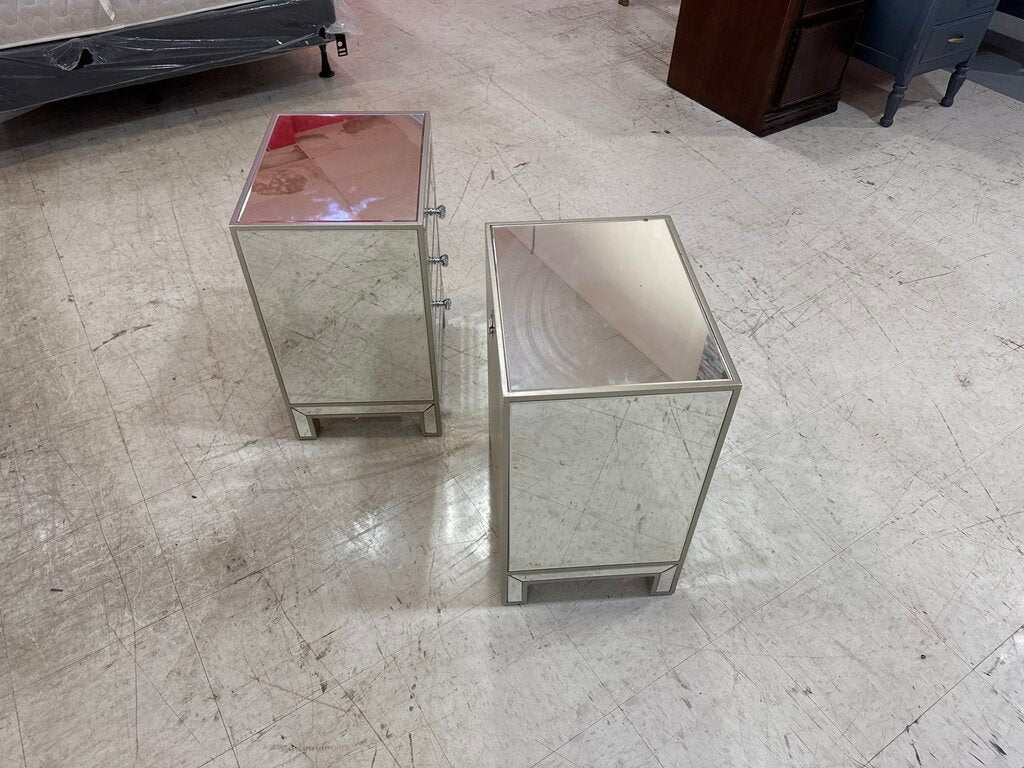 80801- Pair Of Mirrored Youth Nightstands 18x14x24