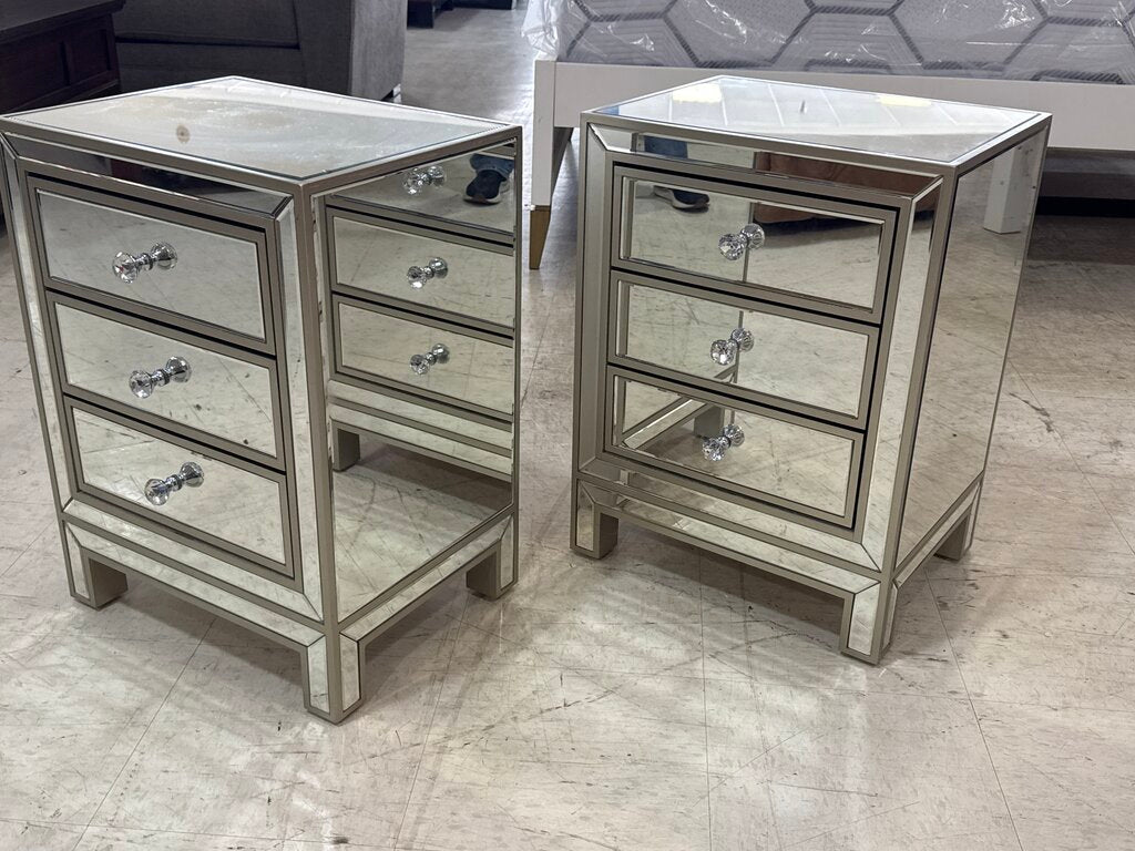 80801- Pair Of Mirrored Youth Nightstands 18x14x24