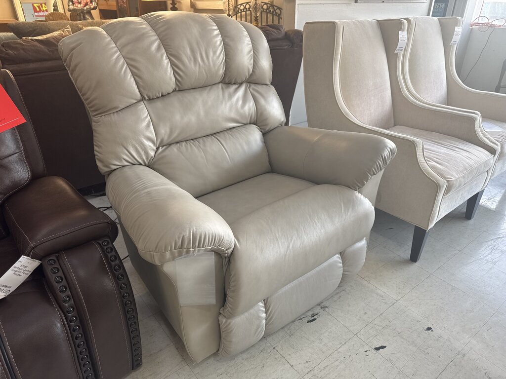 80789 - La-Z-Boy Randell Power Motion Recliner w/Power Headrest & Lumbar 46x42x47