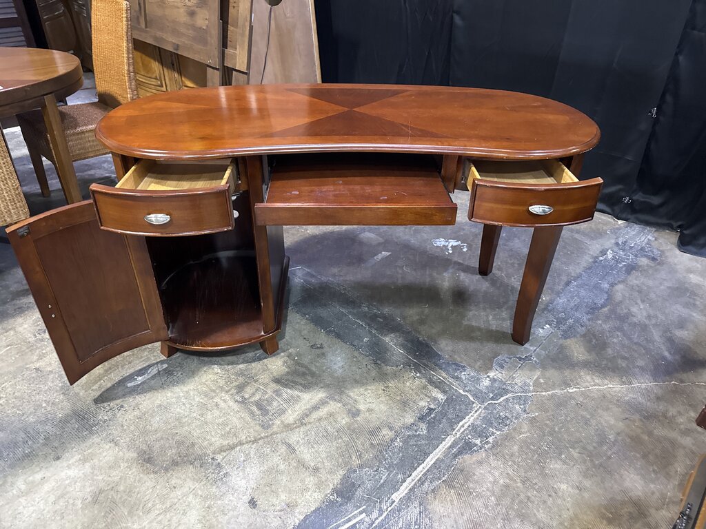 80820 - Kidney Bean Shaped Computer Desk 60x27x30