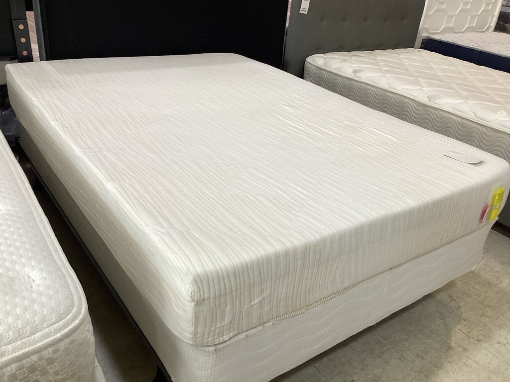 80780 - White Foam Full Mattress