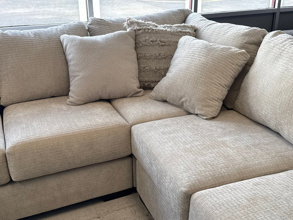 80840 - Michael Nicholas Casper 4pc Sectional 179x44x40