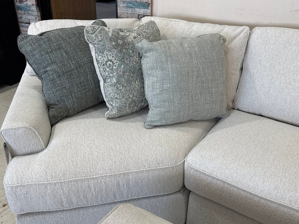 80768 - Ashley Flynndale Marble 3pc Sectional w/Ottoman 149x86x36; 53x38x20