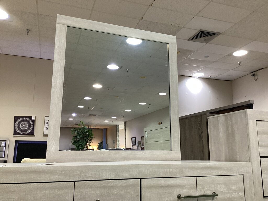 Westwind Mirror 37x39 (123095)