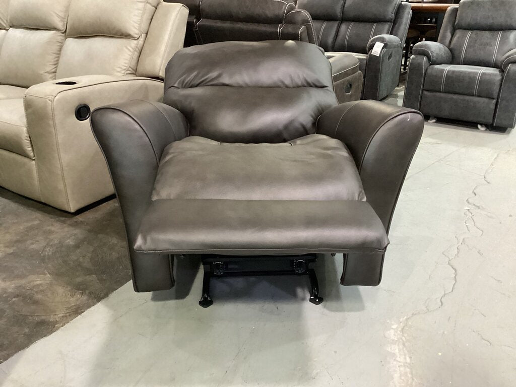 80878 - Ashley McAleer Manual Recliner 39x40x40