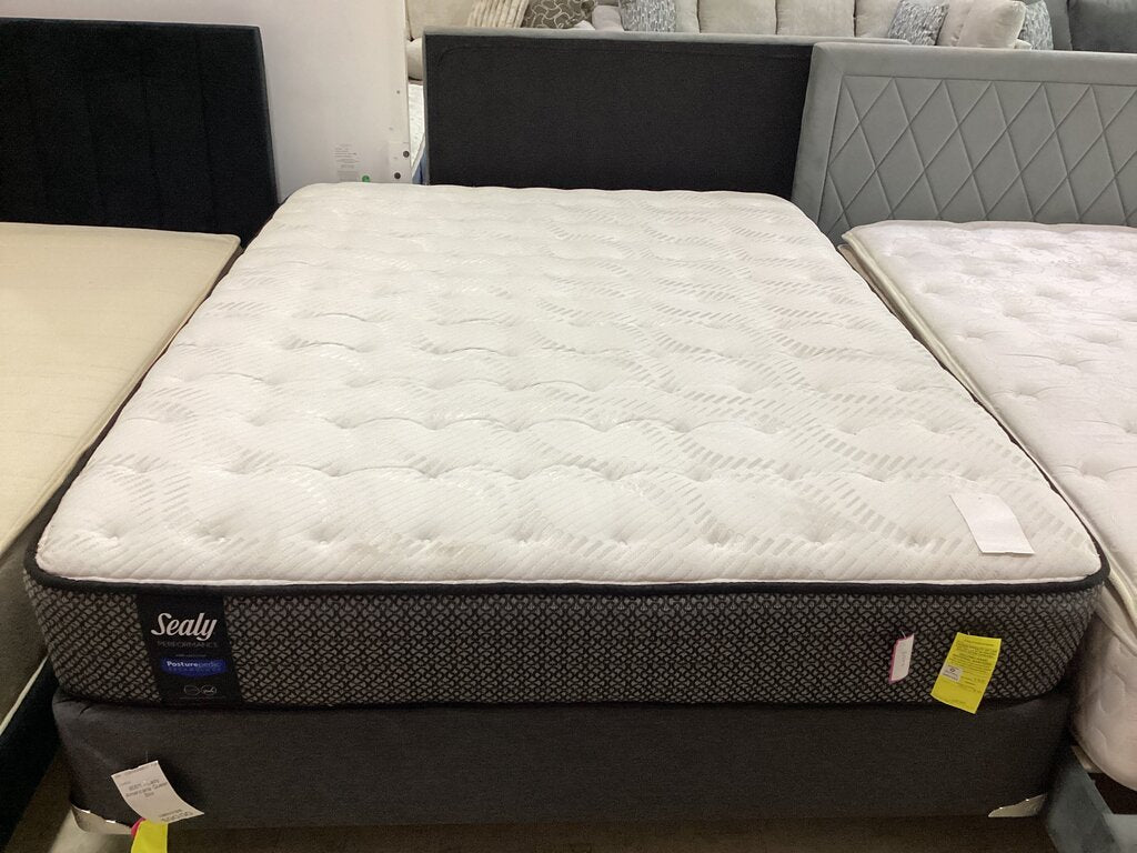 80777 - Sealy Performance Queen Mattress