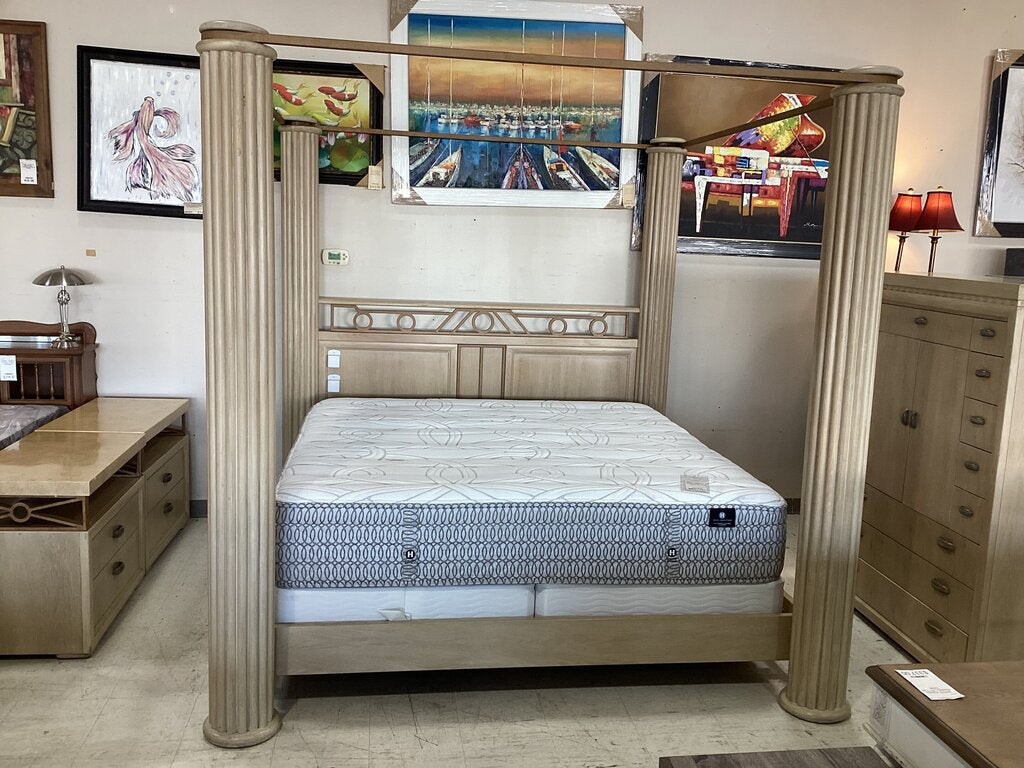 80945 - Henredon Enchantment Canopy Bed 91x98x88