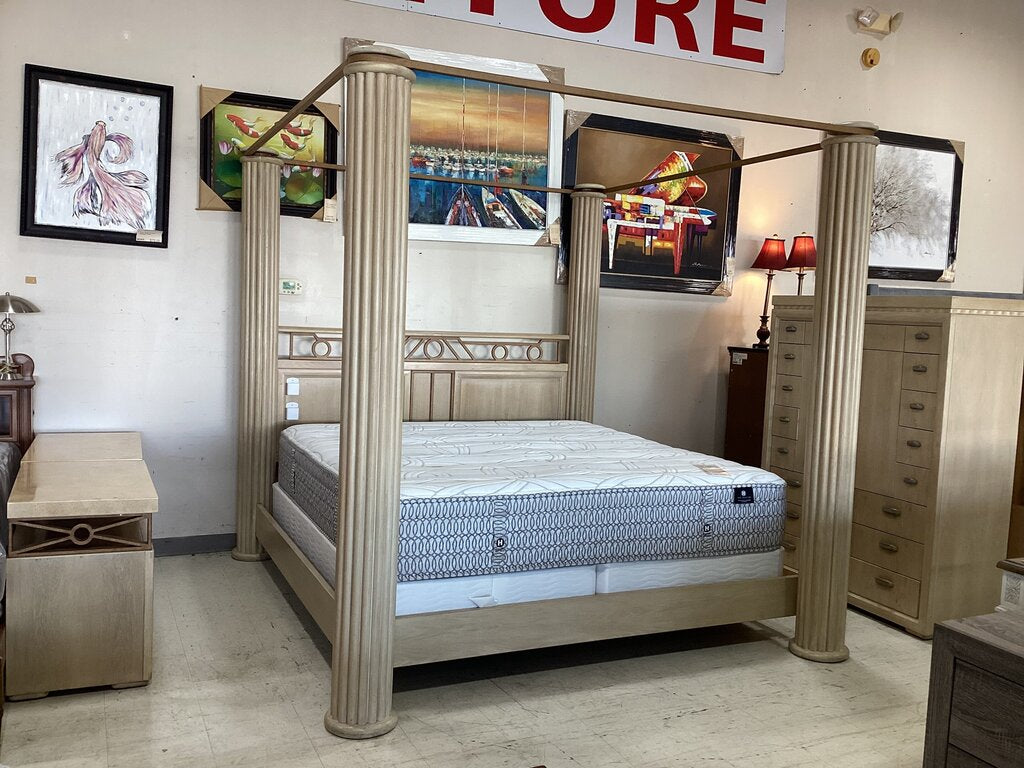 80945 - Henredon Enchantment Canopy Bed 91x98x88