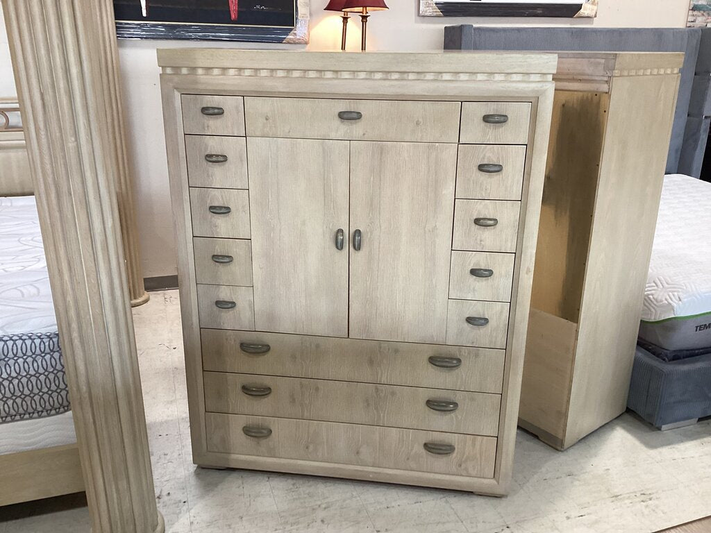 80946 - Henredon Enchantment Chest 48x19x62