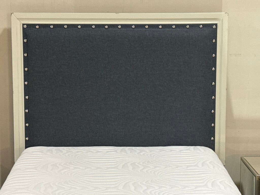 80990 (8530-10) Ashley Faelene Twin Bed Frame 43x80x52