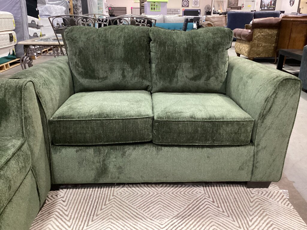 Athena Basil NEW Loveseat 64x38x38 (4302)