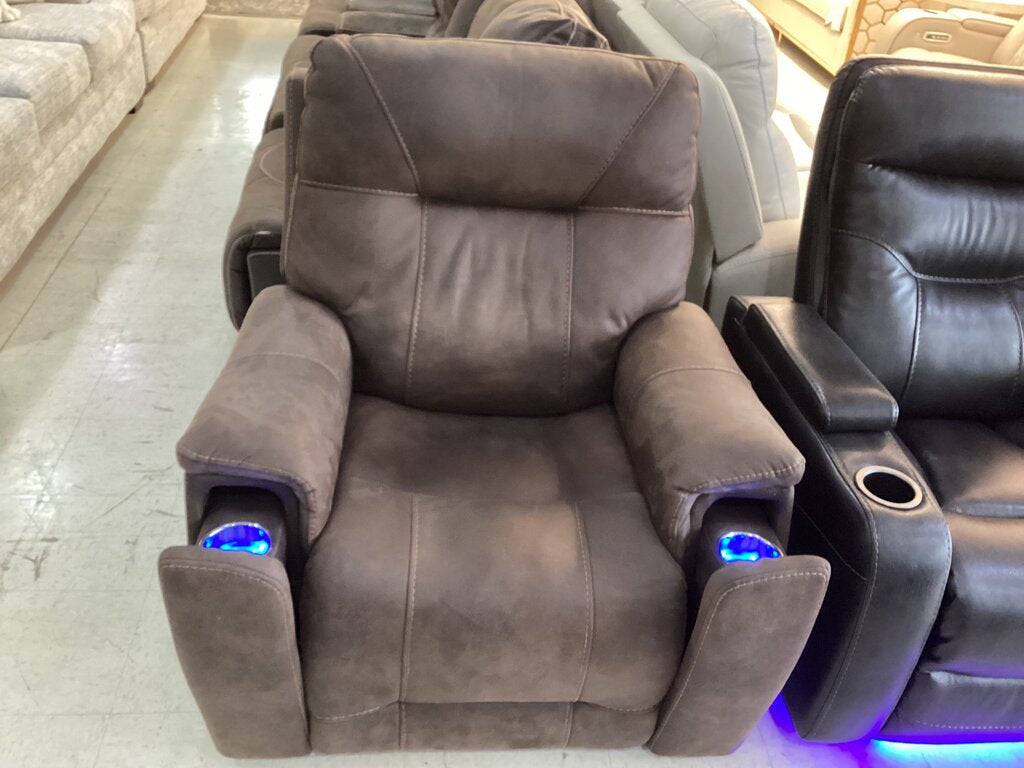 80516 Steve Silver Power Recliner 38x30x40