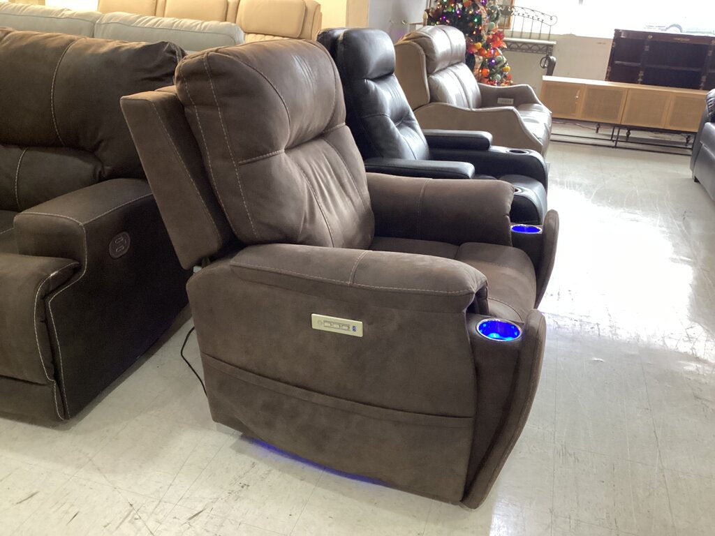 80516 Steve Silver Power Recliner 38x30x40