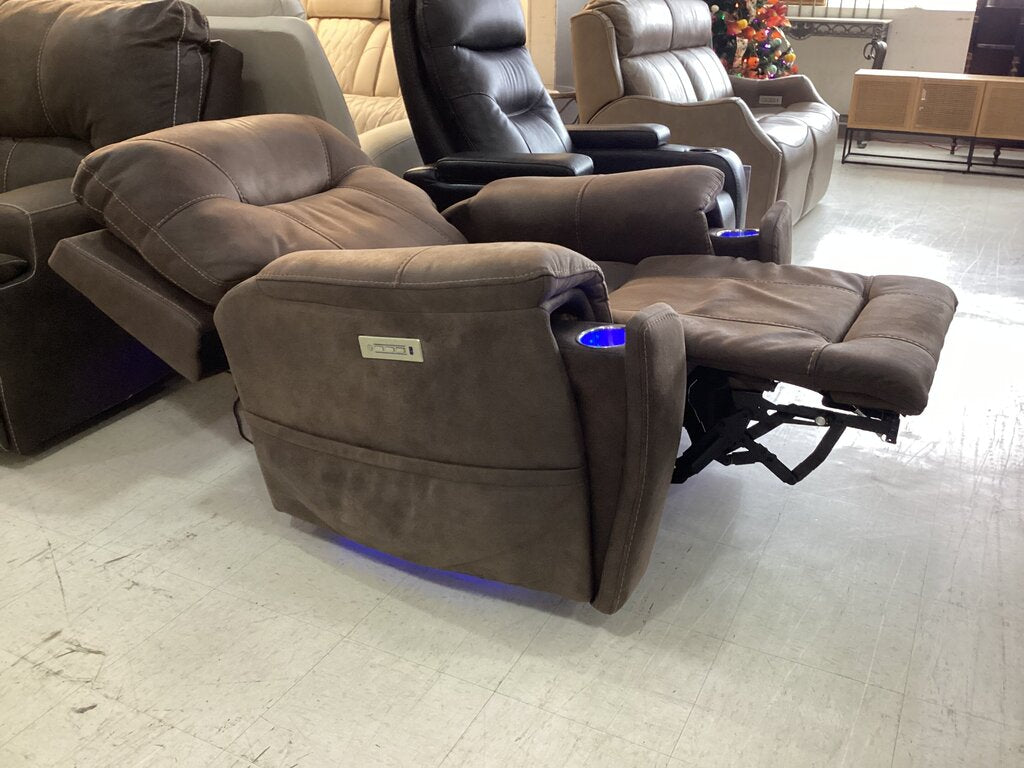 80516 Steve Silver Power Recliner 38x30x40