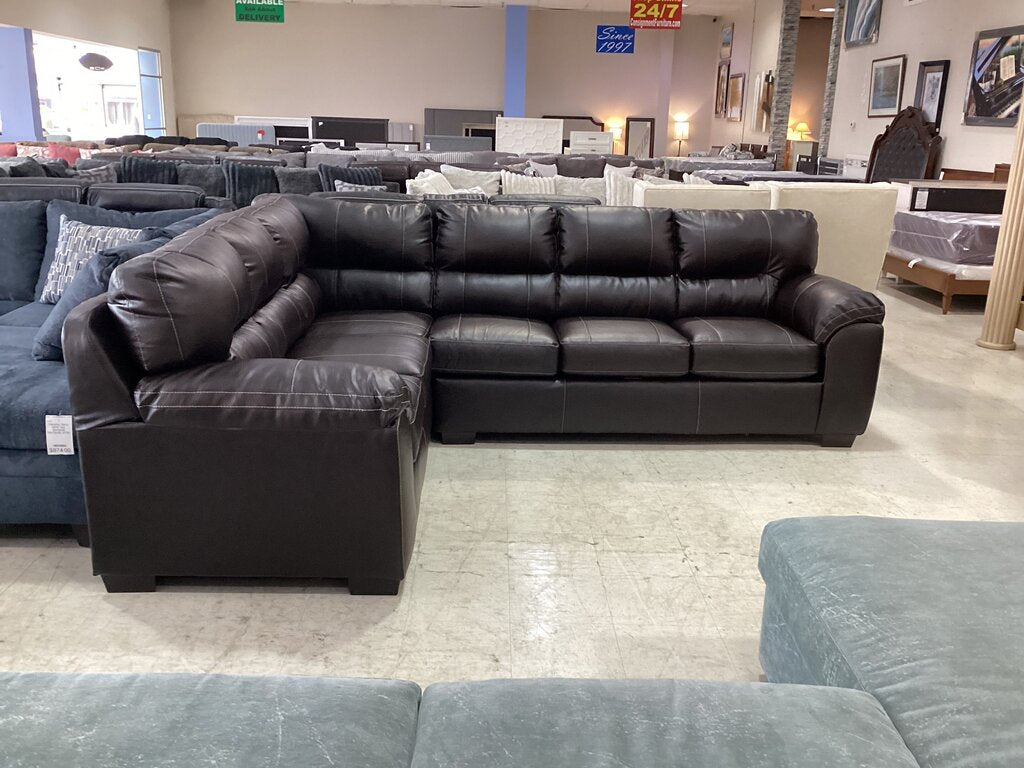 Austin Chocolate NEW Sectional 114x91x38 (5651-52)