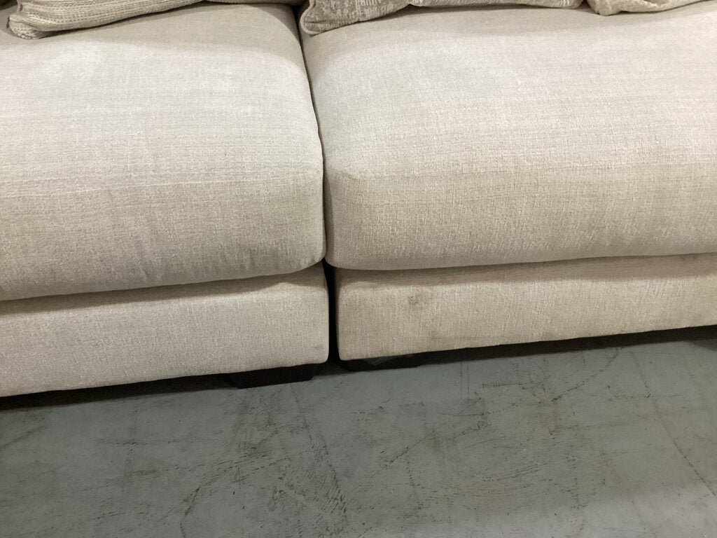 76892 - Ashley Lyndeboro 2pc w/Ottoman