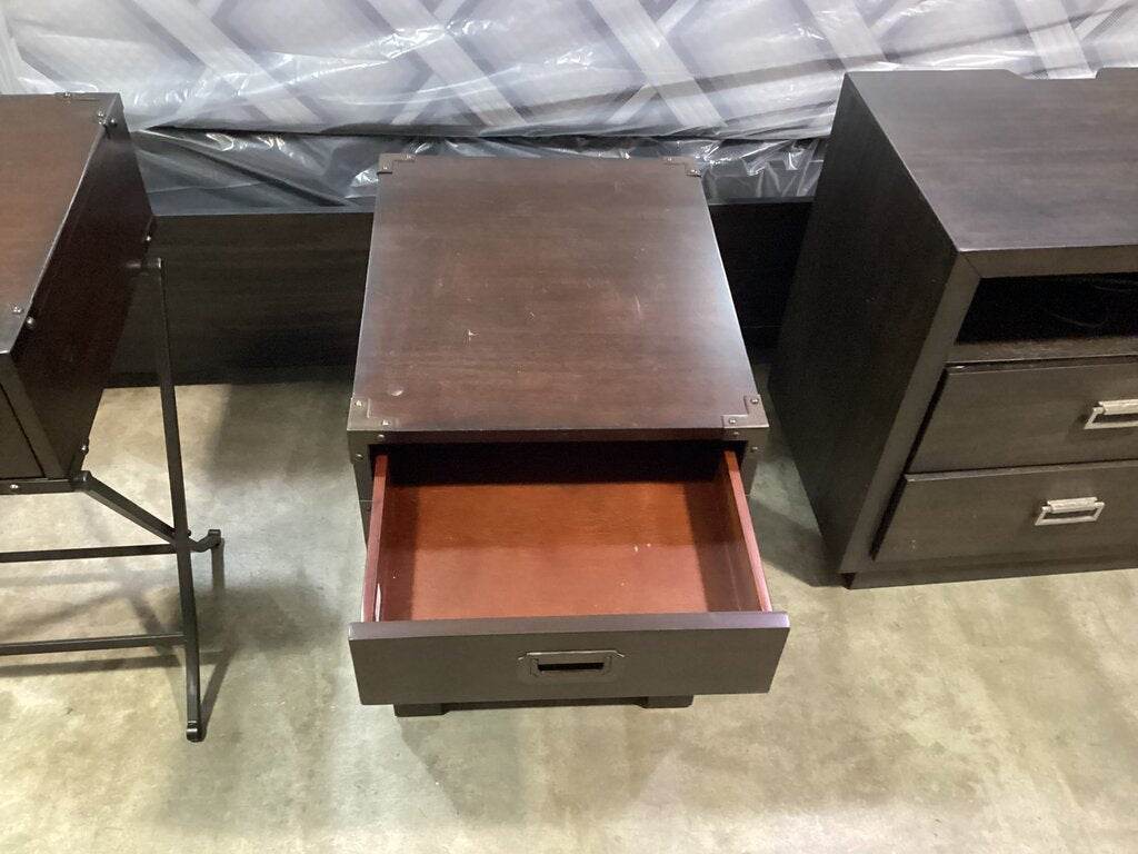 85017 Trunk Style Nightstand 18x22x24
