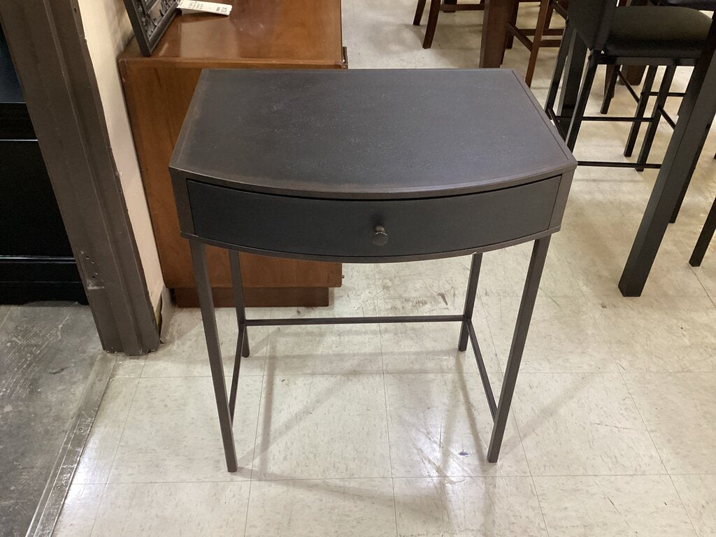 85019 Woodrow Metal Nesting Stand 24x18x30