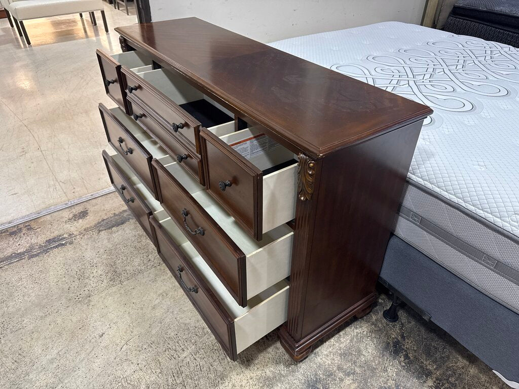 85050 - Ashley Leahlyn 8 Drawer Dresser 60x17x38