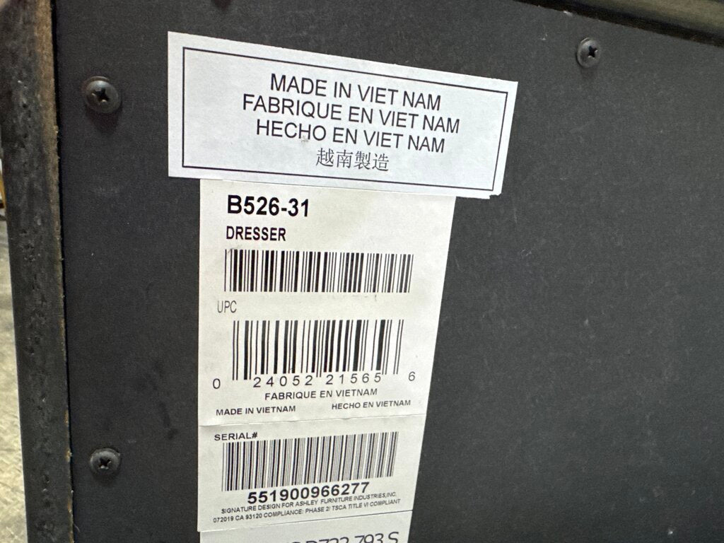 85050 - Ashley Leahlyn 8 Drawer Dresser 60x17x38