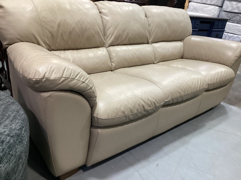 85062 - Divani Tan Leather Sofa 81x34x36