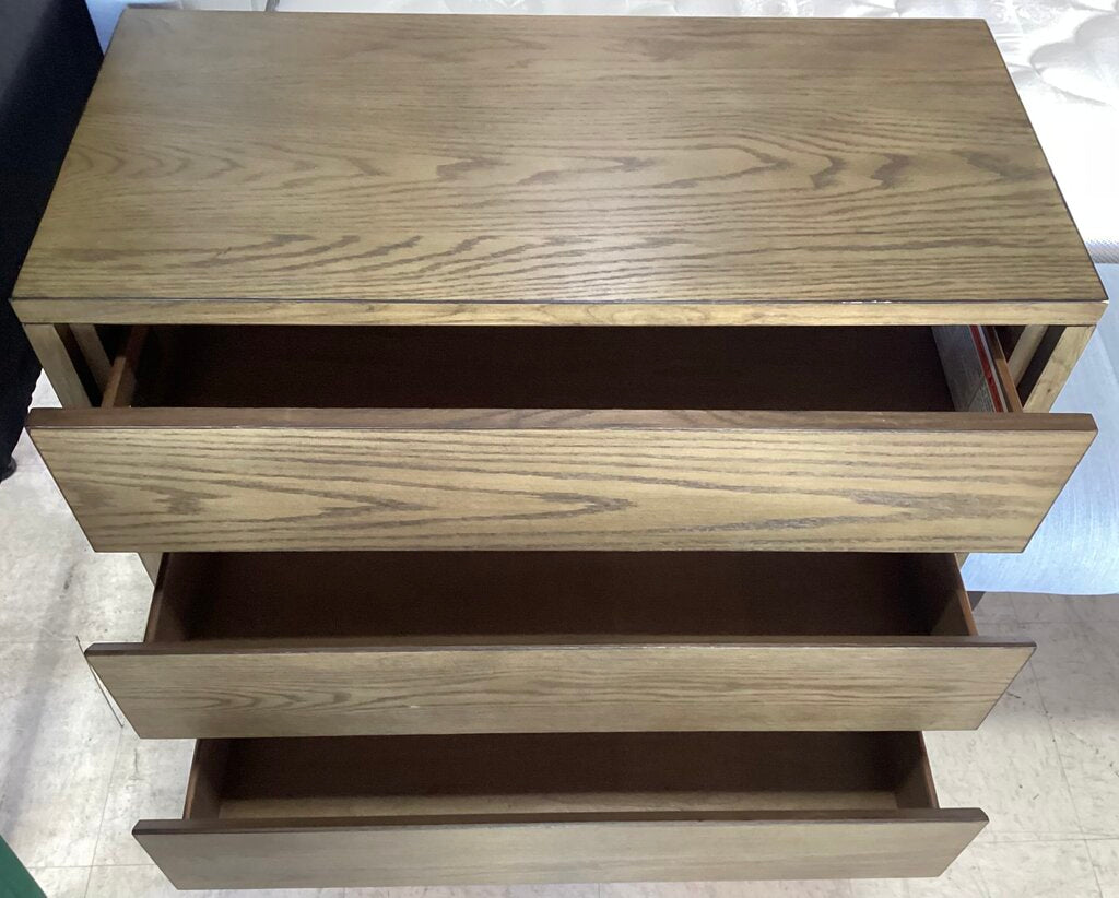 85155 - Scott Living Dillion Accent Chest 32x15x32