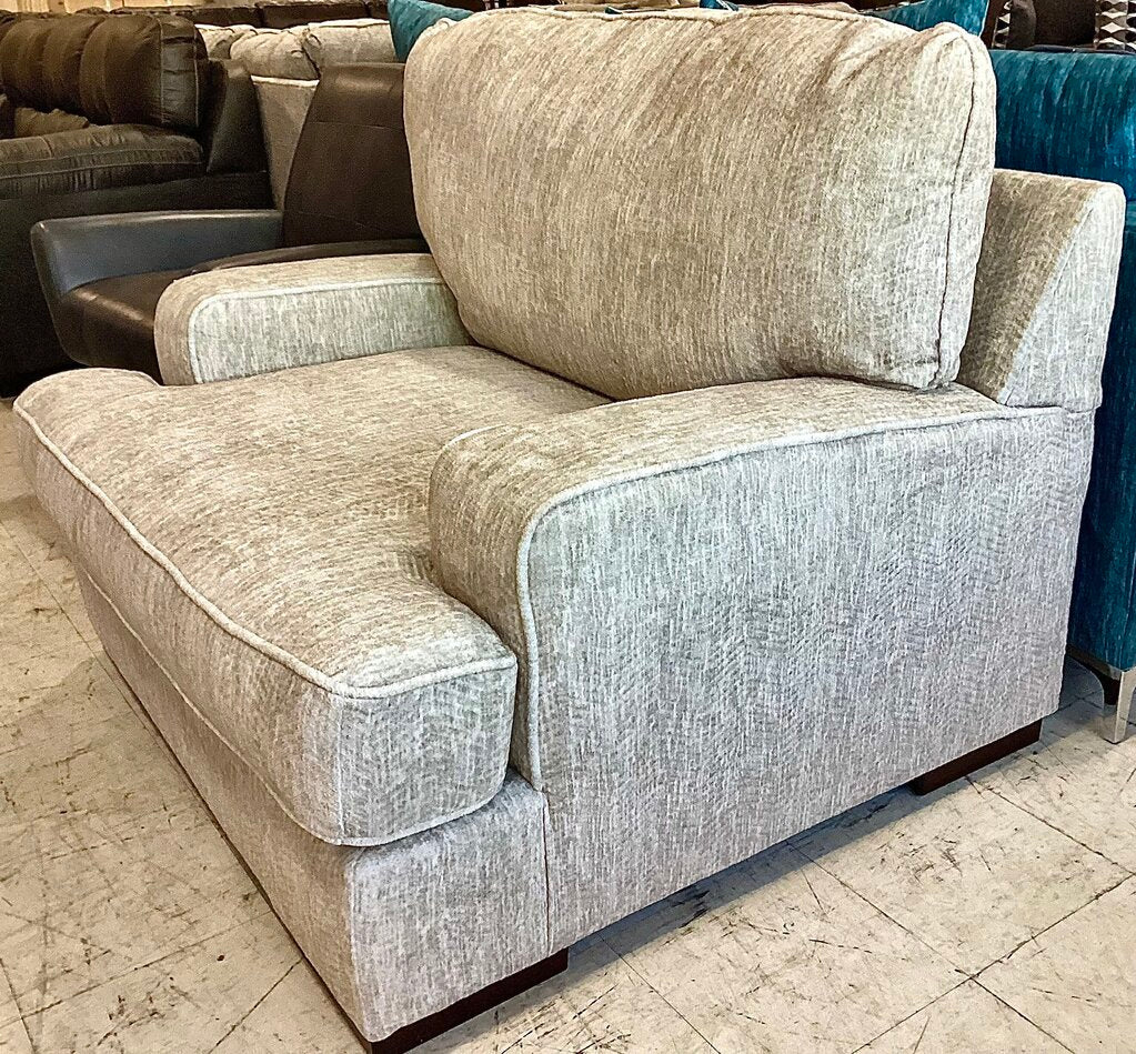 85253 - Ashley Alesandra Oversized Chair 49x44x39